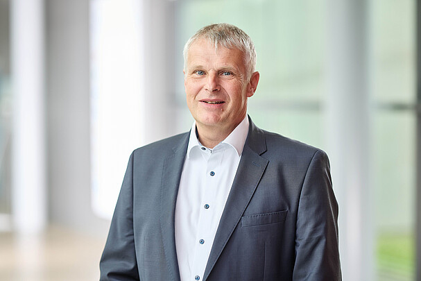 Photograph of Prof. Ludger Overmeyer